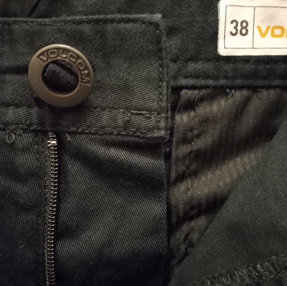 VOLCOM Men's Modern Frickin II Chino Shorts (size 38) - Picture 4 of 5